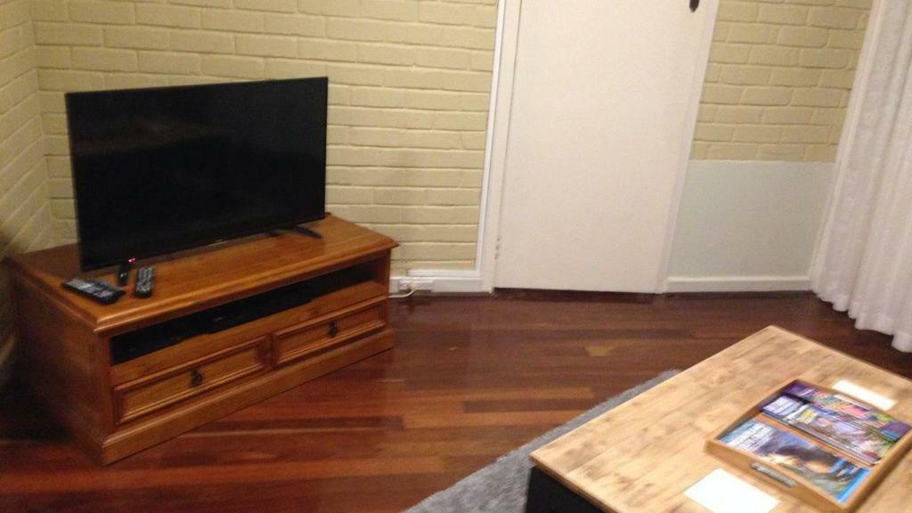 Affordable & Comfortable Apartment On Langley Park Perth Luaran gambar