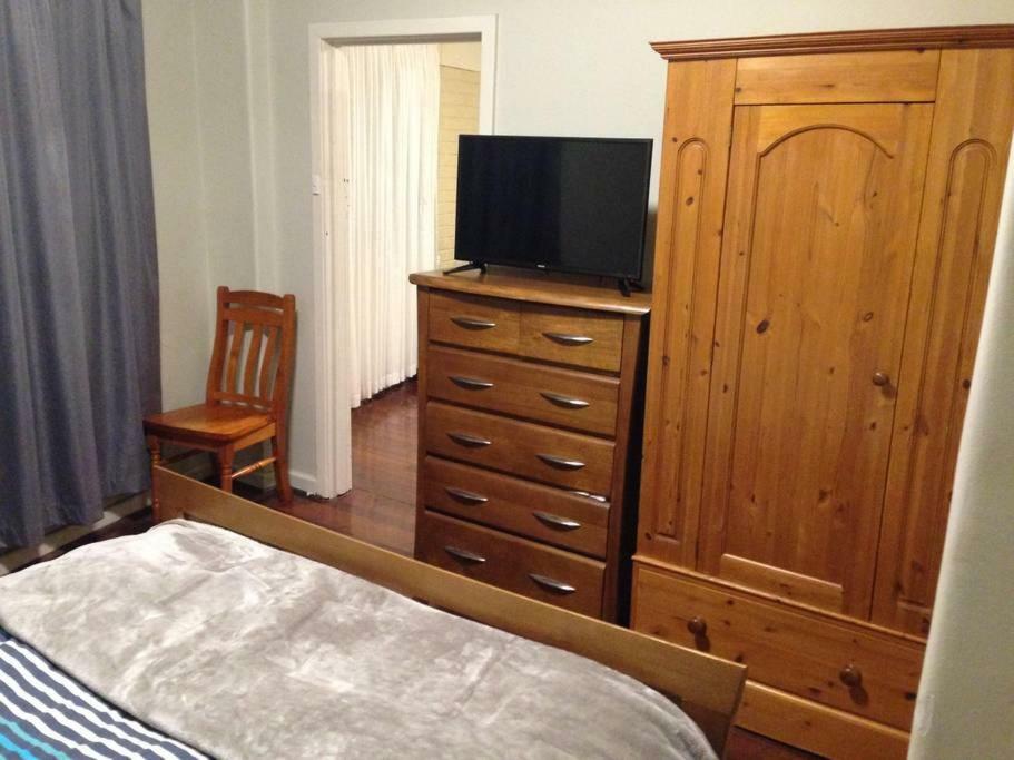 Affordable & Comfortable Apartment On Langley Park Perth Luaran gambar