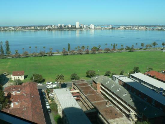 Affordable & Comfortable Apartment On Langley Park Perth Luaran gambar